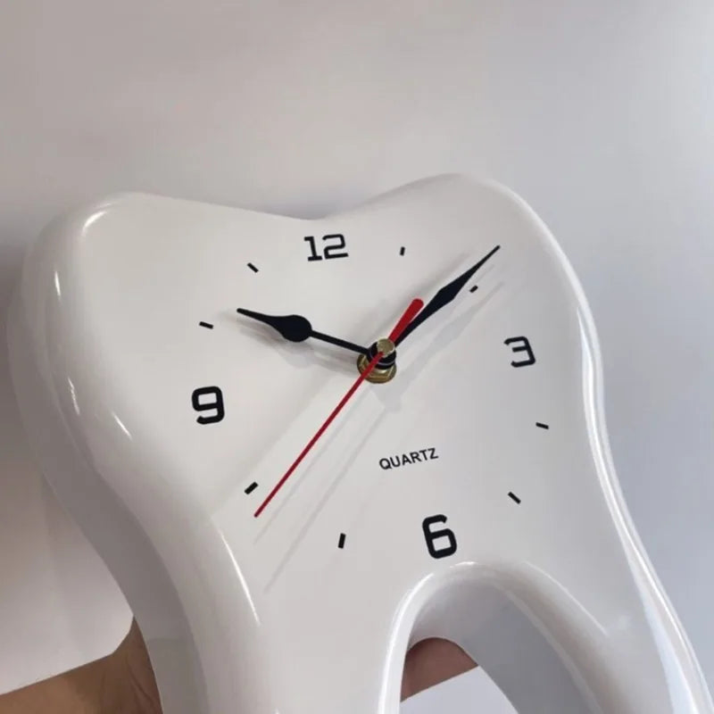 horloge murale silencieuse forme dent dessin animé moderne salon quartz aiguille