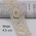 ruban dentelle ornements floraux sequins dorés beige clair classique élégant 4.5cm polyester