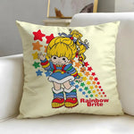 housse coussin vintage cartoon arc ciel personnages étoiles 45x45cm polyester bleu jaune rose noir