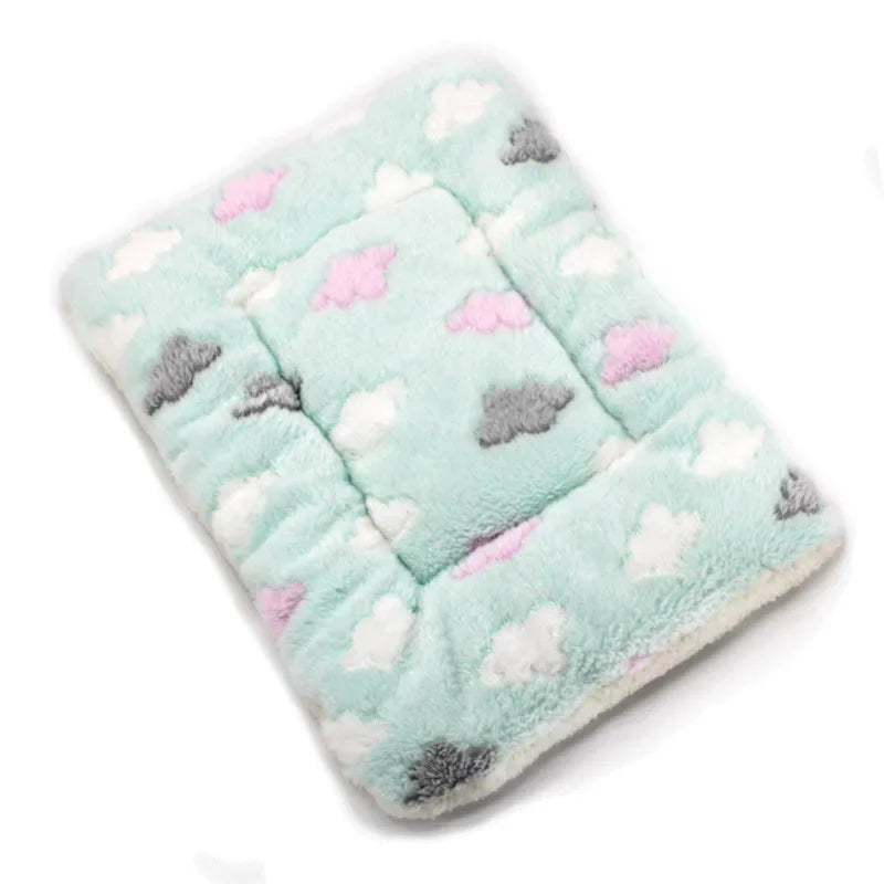 tapis épais coussin animal doux gris bleu clair rose jaune vert pastel cœur étoiles