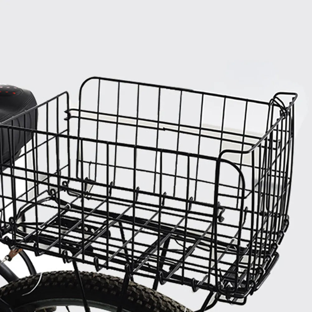 panier vélo noir métal mailles rectangulaires fixations métalliques industrielle minimalistearrière vélo porte bagages détachable