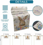 Cette image montre un motif fleuri avec un lapin, disponible en différentes tailles de suspension. Le texte indique les caractéristiques techniques du produit, telles que la densité élevée, la couleur vive et la lavabilité en machine.