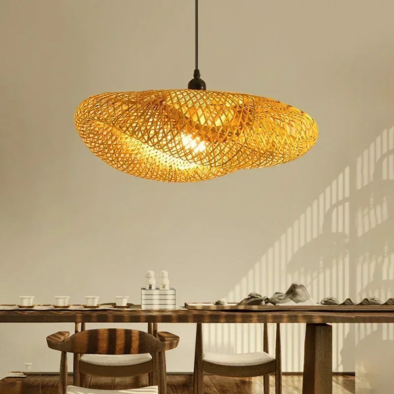 lampe suspendue tressée bambou moderne naturelle chaîne noire salon chambre vintage éclairage bois artisanal