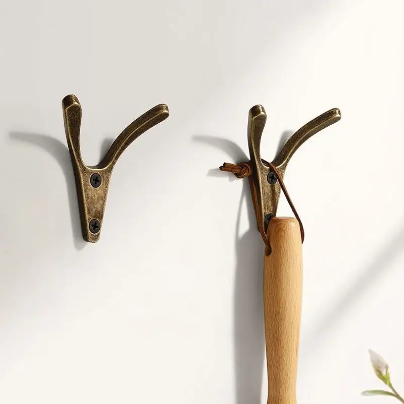 crochets muraux rustiques trois branches bronze vieilli torsadé vintage industriel fixations panier osier plante