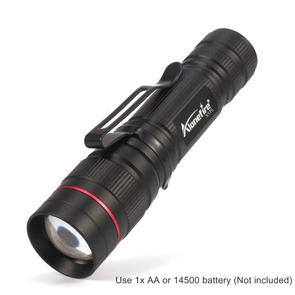 lampe torche rouge noir zoomable 3w led intense compact moderne clips adjustable
