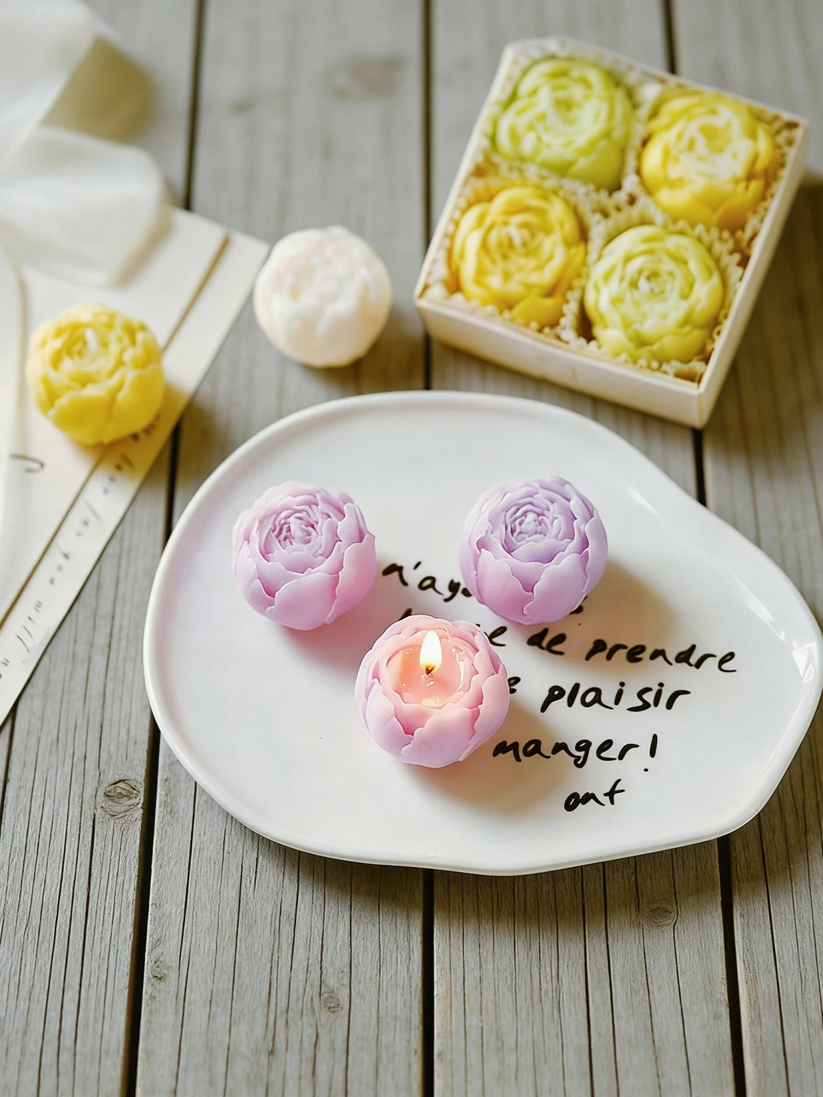 bougies parfumées rose fleur aromathérapie élégantes mariage cadeau femme anniversaire saint valentin