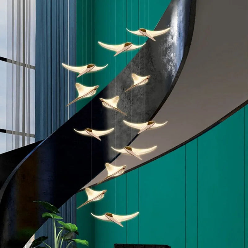 suspension oiseaux origami moderne oiseaux papier pliés beige clair chaînes dorées