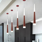 Détail de la suspension LED acrylique montrant le tube long et l'abat-jour en aluminium