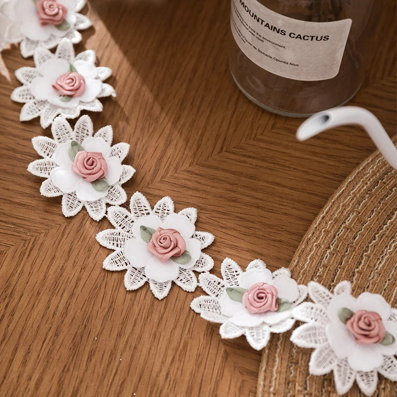 ruban dentelle fleurs papillons blanc rose pâle vert clair mariage vintage romantique artisanal DIY