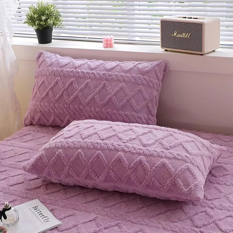 coussins décoratifs rectangulaires velours polyester géométrique losanges entrelacés bleu clair jaune gris rose vert
