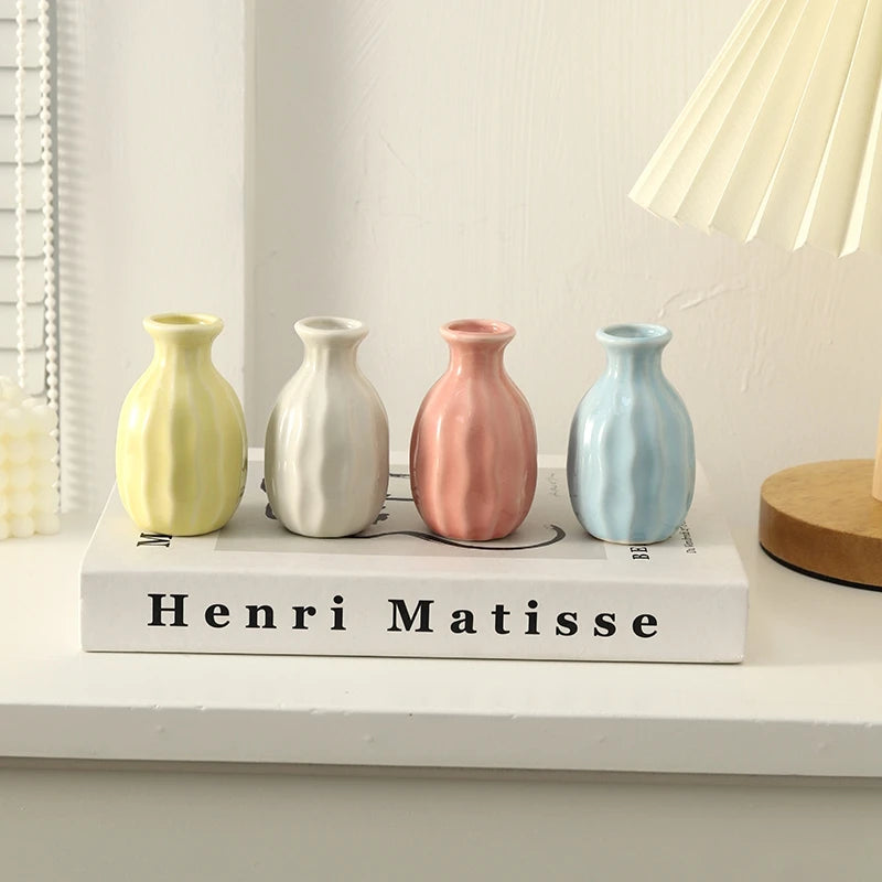 vases céramique pastel texture ondulée minimaliste fleurs artificielles maison