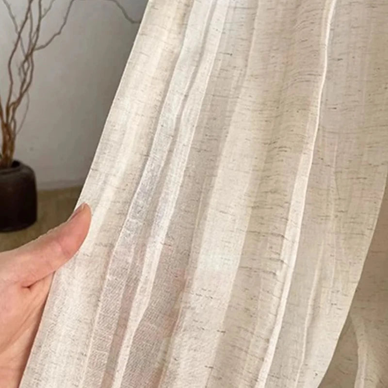 rideau tissu voile blanc cassé bohème semi transparent texture froissée fenêtre