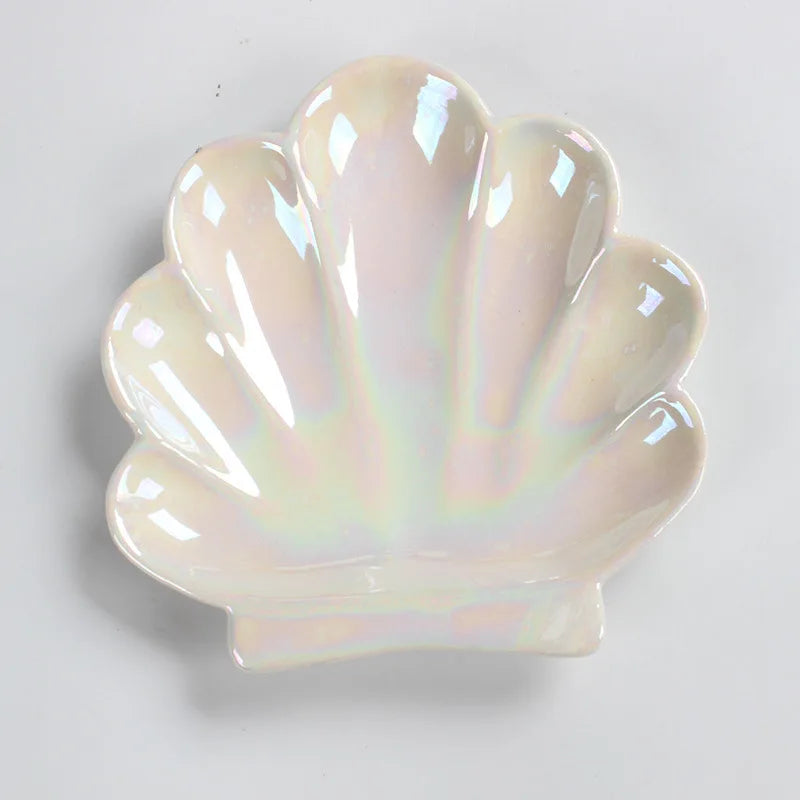assiettes bijoux coquillage irisé moderne élégantes rose blanc décoration maison plateau