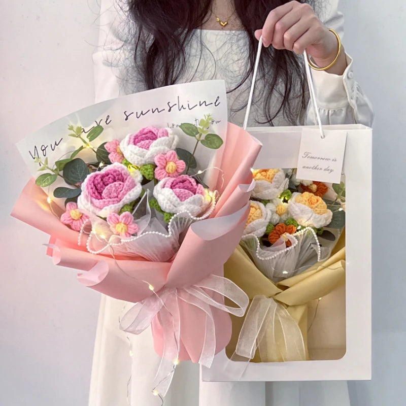 bouquet fleurs tricotées roses artisanales crochet cadeau mariage saint valentin décoration maison