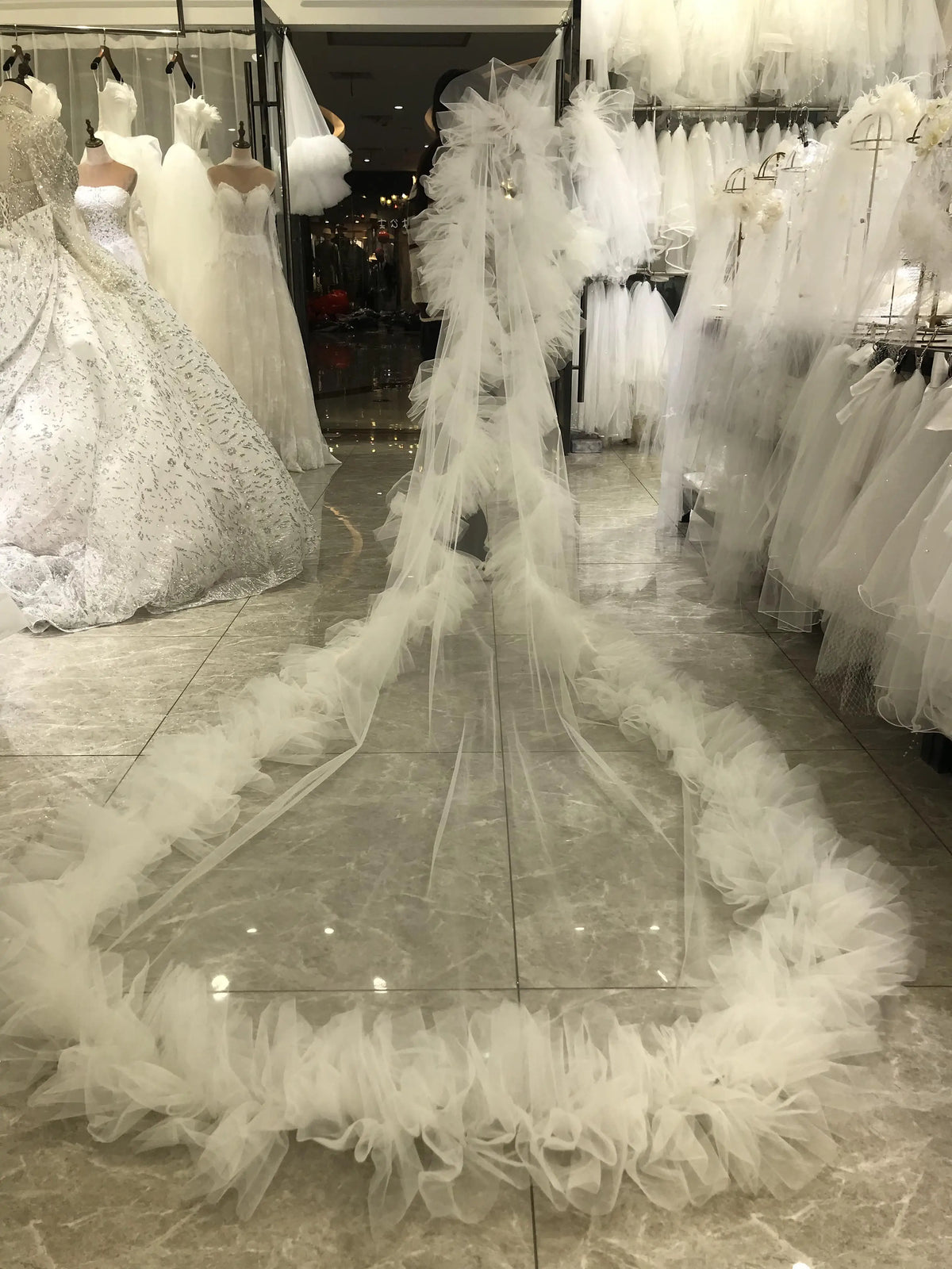 voile mariée tulle plissé blanc robe bohème romantique élégante invisible future mariée