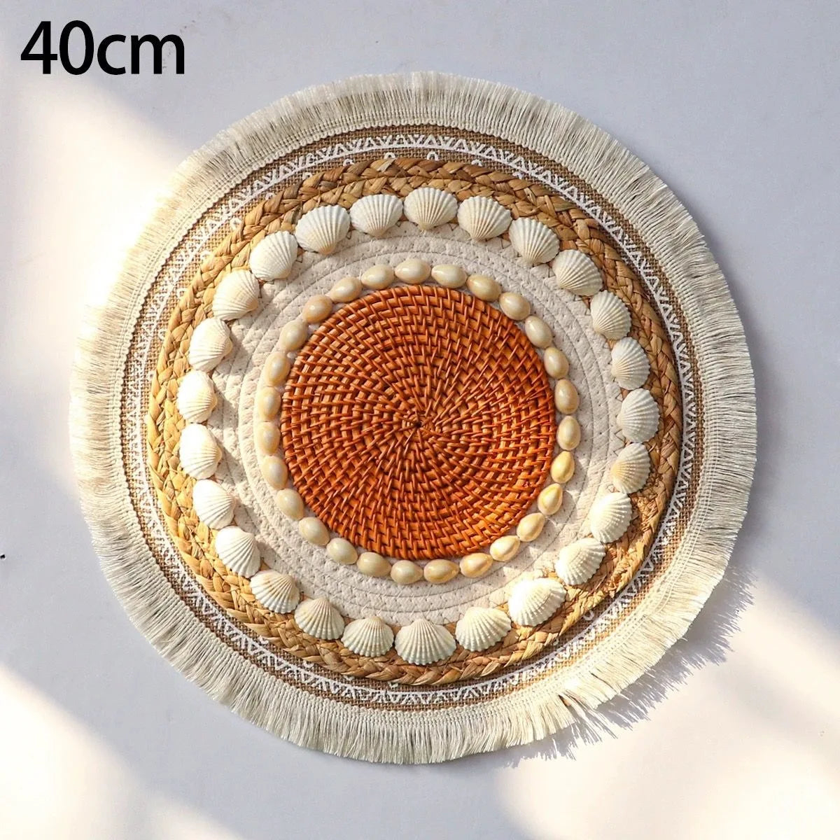 décoration murale boho chic circulaire motif floral rayures concentriques couleur beige blanc suspension murale