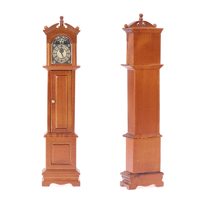 horloge pendule bois marron clair classique vintage cadran chaîne pendante fixe enfants intérieur