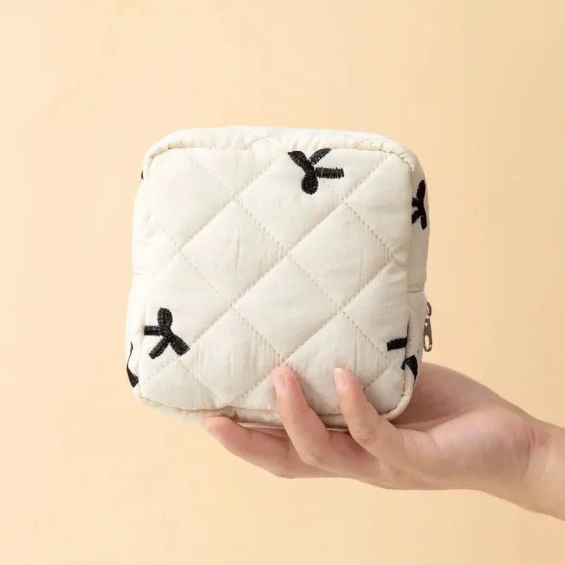 Sac cosmétiques polyestère noir blanc rose bleu cuir mat fermeture glissière poudre compacte brosse