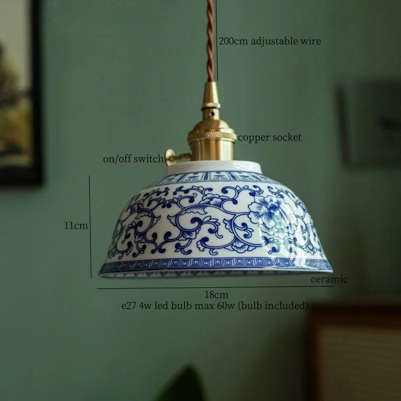 lampe suspendue céramique ornements floraux blanc bleu vintage classique éclairage salon chambre ecrous suspension