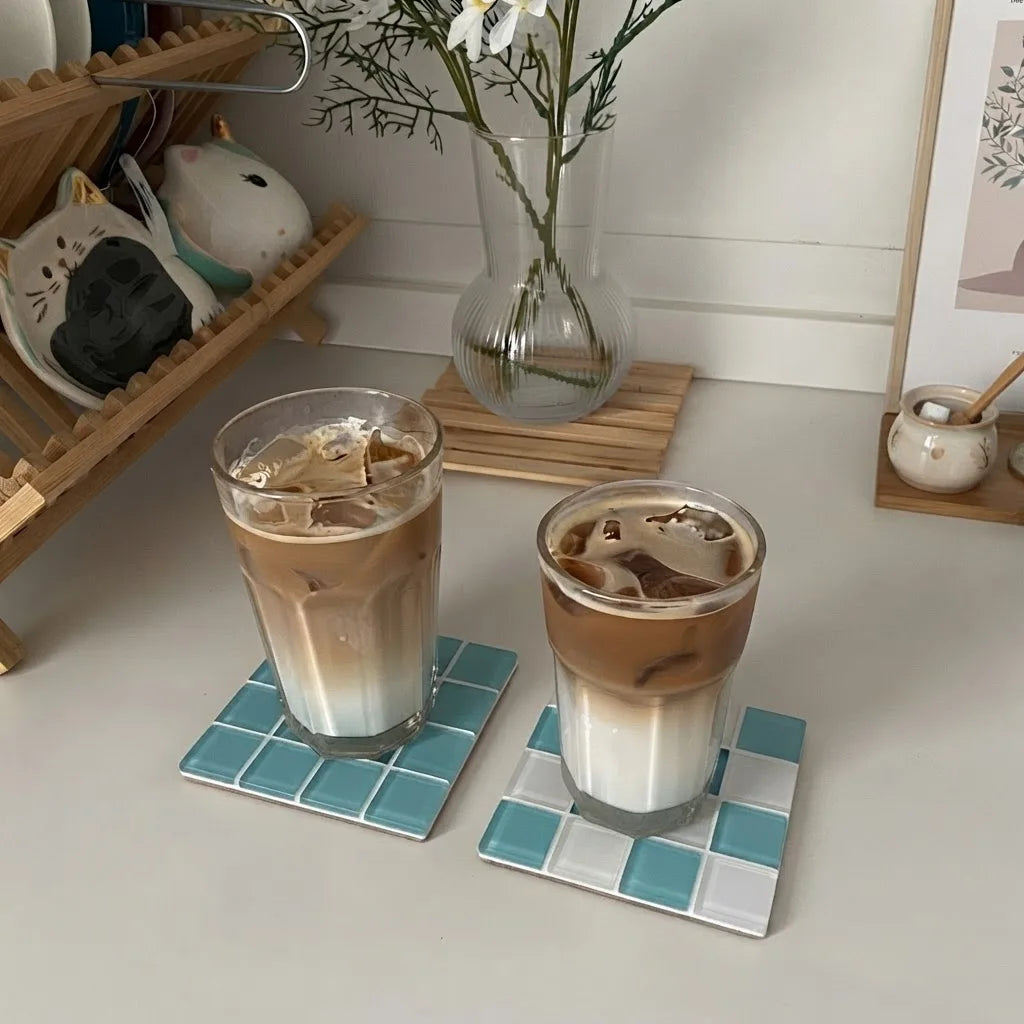coasters verre résistant chaleur carreaux géométriques couleur rouge vert beige bleu noir jaune rose