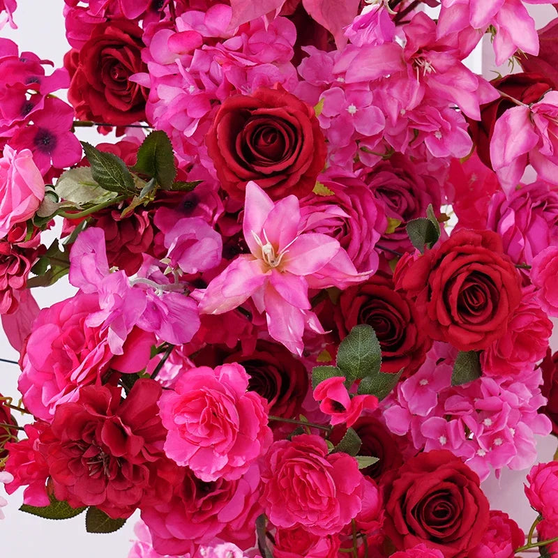 arche fleurs rose vif moderne décoration mariage anniversaire extérieur table blanche doré éléments