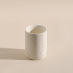 ensemble salle bain moderne brosse dents pot dentifrice distributeur savon blanc crème grain ciment