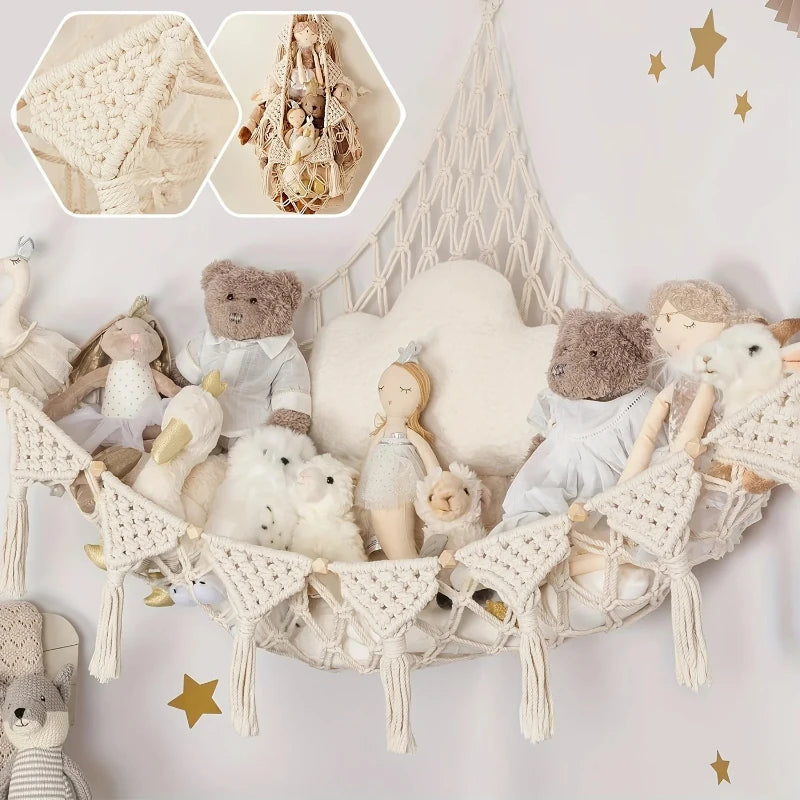 hamac mural crocheté beige gris boho moderne peluches coussins tasselées