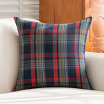 ensemble deux housses coussin carrées motif tartan vert rouge décoration maison traditionnel