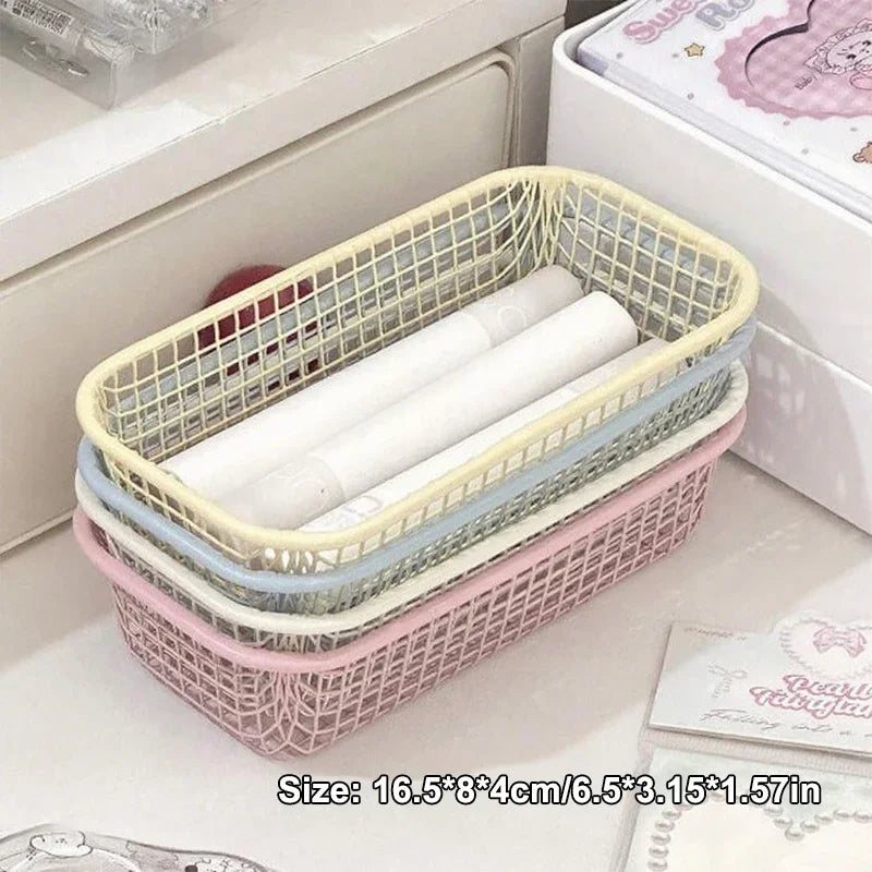 paniers rangement maille fine moderne bleu clair jaune clair rose pâle maison papeterie maquillage