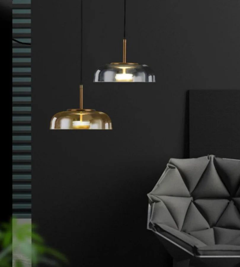 Lampes suspendues modernes transparent doré noir gris abatjour transparent rosace dorée câble suspension LED