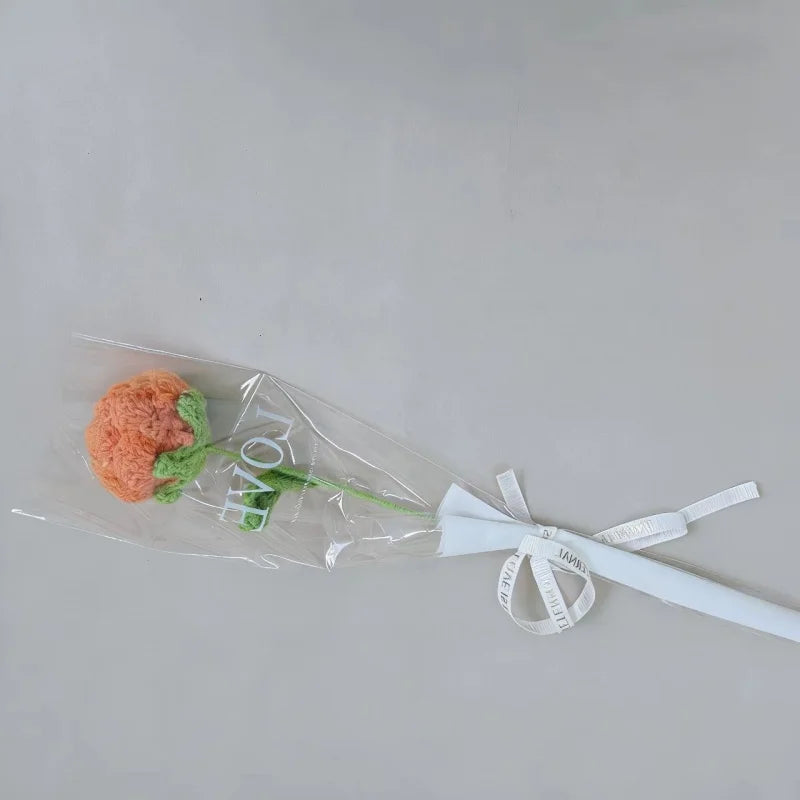 bouquet fleurs tricotées rouge jaune rose vert blanc anniversaire mariage décoration intérieure artisanal creative
