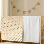 serviettes bébé imprimées visages coeurs beige enfantin couverture couches motifs décoratives