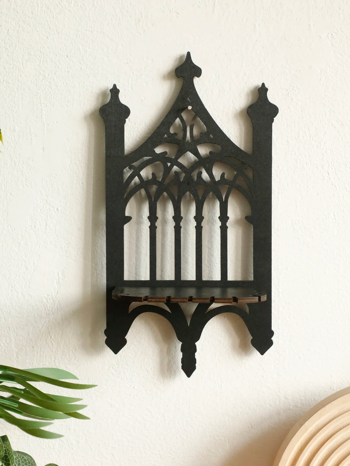 étagère murale gothique noire ajourée décoration chambre bois cristaux cadeau femme homme