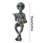 figurines aliens assis verres bière vert gris détails musculaires decoratifs humoristiques science fiction