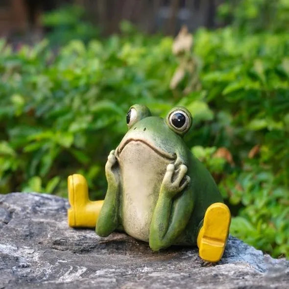 statue grenouille verte jaune bottes assise mains jointes aspect céramique décoratif animalier enfantinextérieur patio