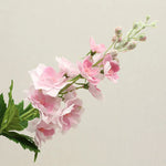 bouquet artificiel fleurs simples rose blanc vert vase décoration moderne mariageintérieur