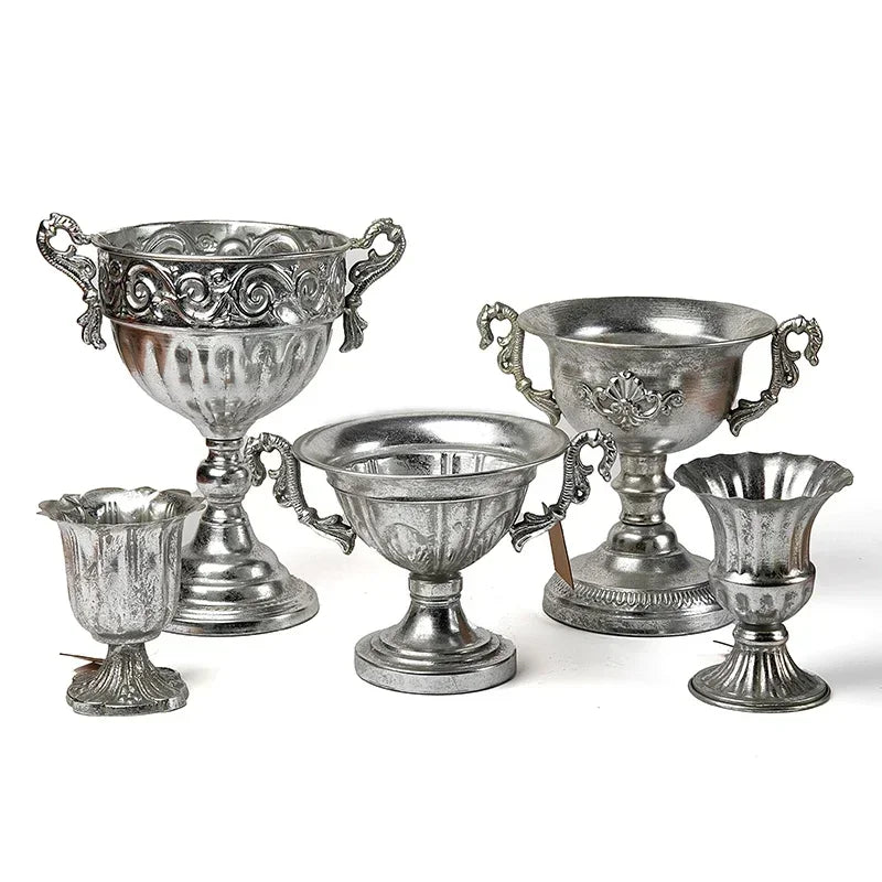 vase métal argenté ornements floraux classique décoration mariage table arrangement fleurs