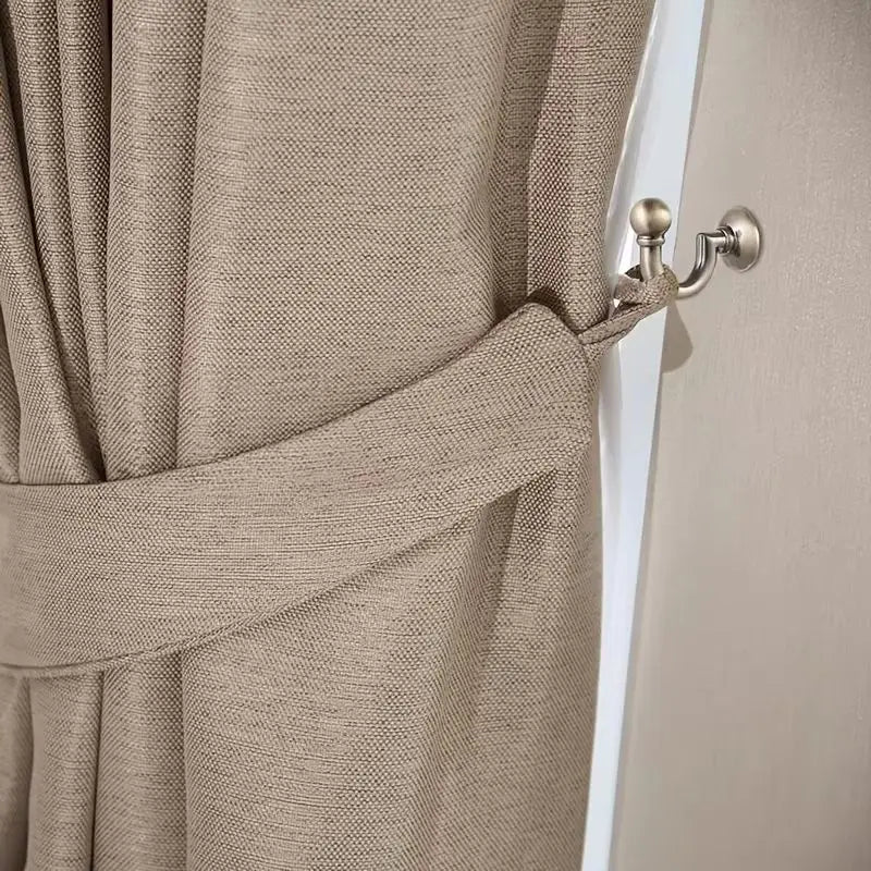 rideau moderne pvc beige tissu uni opacité dorés vis fixations murales maison