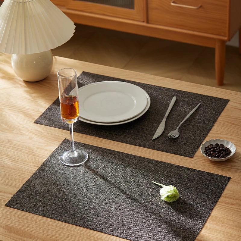 tapis table rectangulaire moderne gris foncé durable respectueux environnement pièces texture linéaire sans glisser
