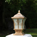 lampe solaire dorée ornementation florale classique éclairage extérieur vintage autoinstallationénergie solaire
