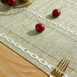 chemin table coton lin vert sauge broderie blanche rustique franges décoration table