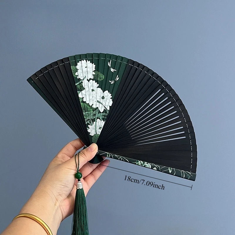 éventail classique traditionnel fleurs blanches noir pompon vert bleu rouge