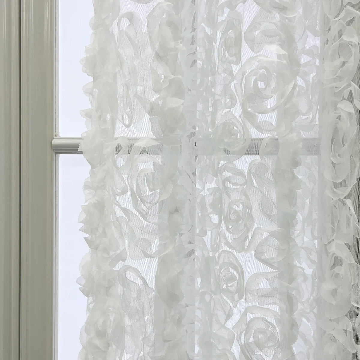 rideau blanc fleurs relief tulle romantique élégant anneaux chambre maison