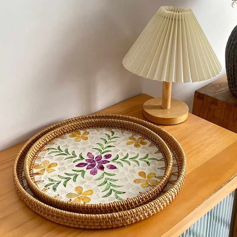assiette plate décorative rotin tressé motif fleurs boho rustique couleur naturelle