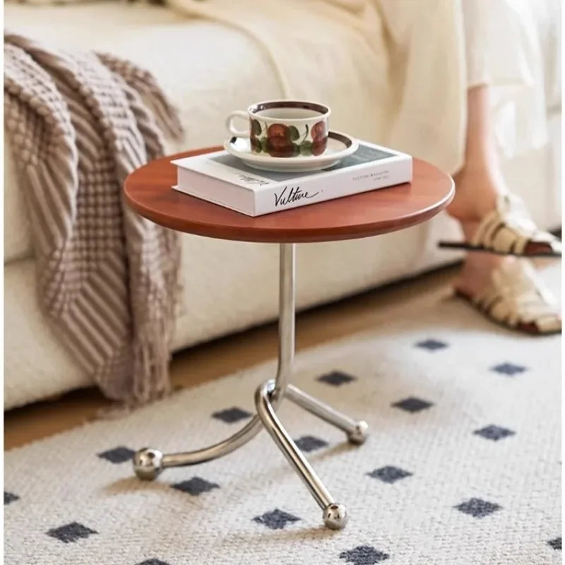 table dappoint ronde moderne bois naturel tissu beige pieds metalliques marronclair blanc minimaliste salon