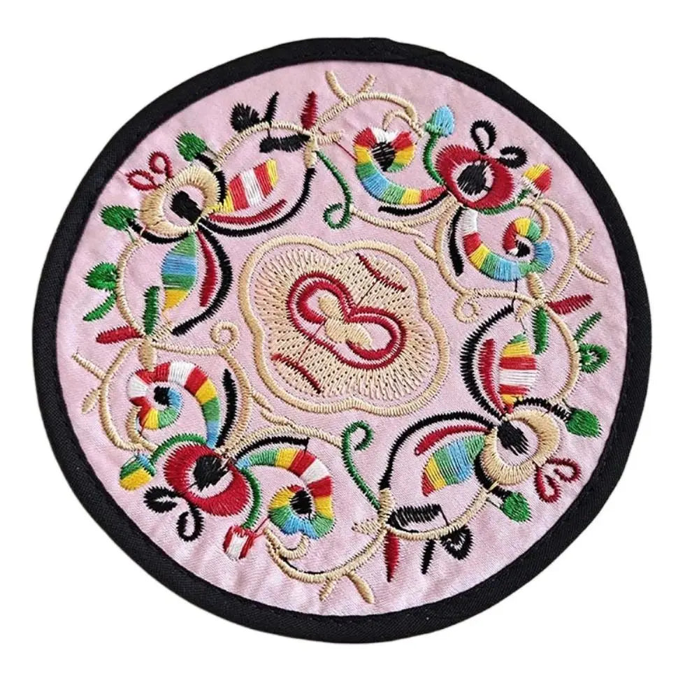 serviettes table traditionnelles broderie florale bleu noir vert rouge jaune rose opaques set table
