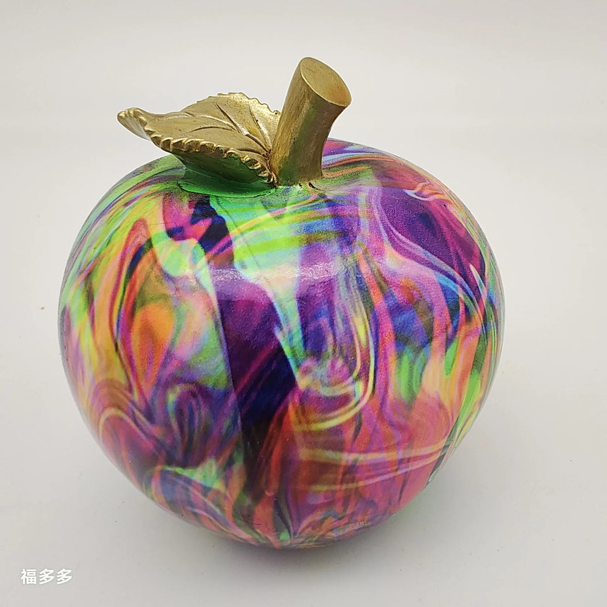 statue pomme multicolore motifs floraux abstraits résine décoration moderne contemporaine artisanale feuillette dorée
