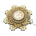 lampe décorative artisanale bois motif floral gravé or blanc vert bleu rouge