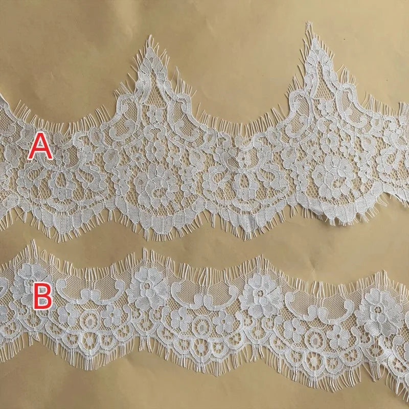 dentelle blanche fleurs franges broderie fine tissu polyester opaque mariage décoration textile
