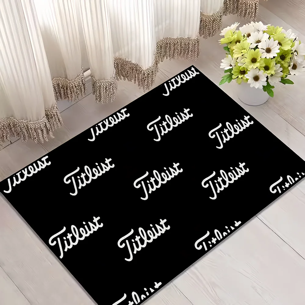 tapis sol moderne noir blanc logo titleist décor intérieur maison entrée salon luxe